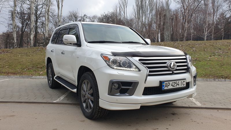lexus ix570 01